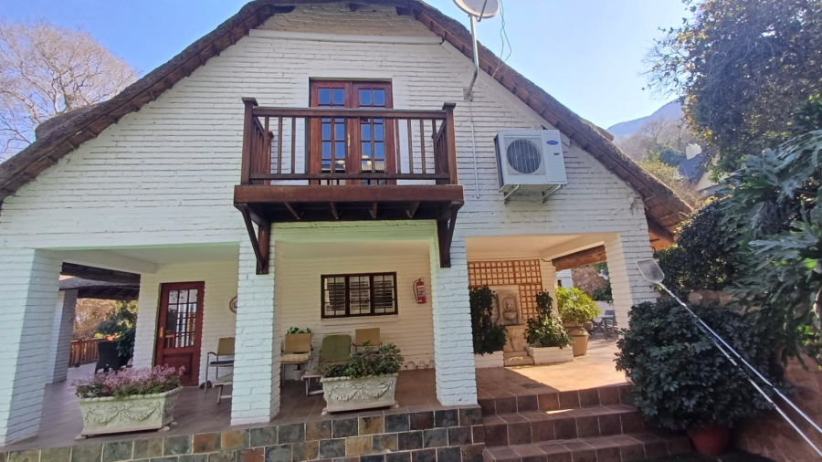 6 Bedroom Property for Sale in Kosmos North West